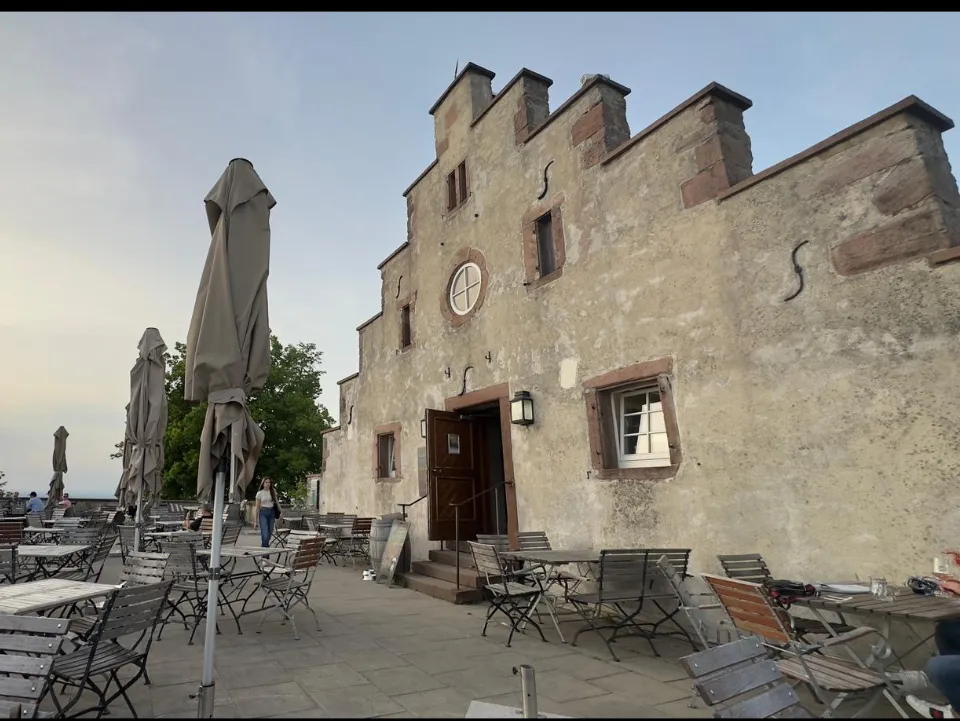 Zuhur Abdulkadir Mohamud_Schloss Staufenberg_Durbach_recensione