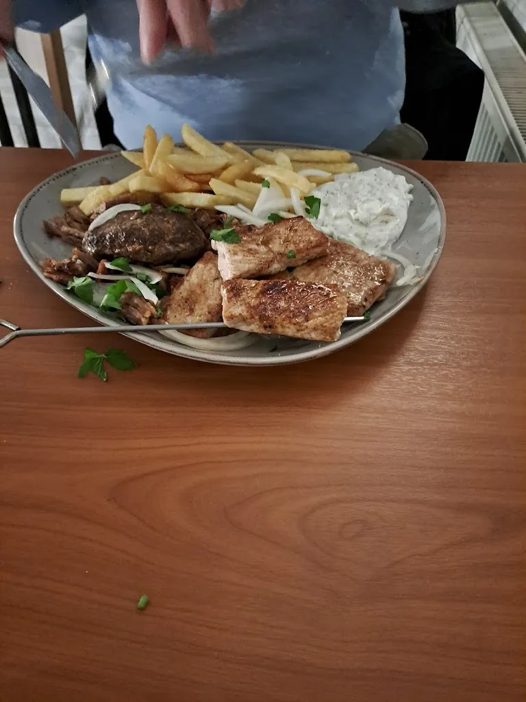 Maxine Smith_Akropolis Grill_Schwalmtal_review