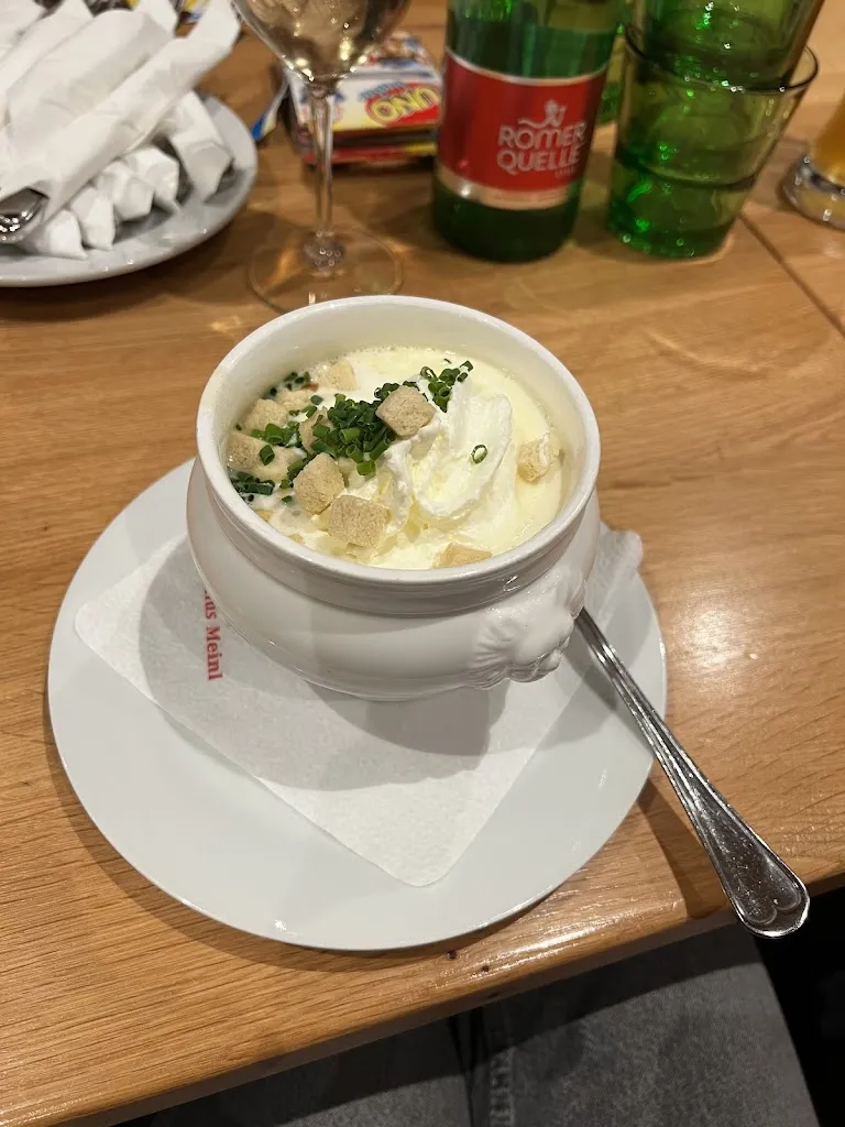 Anahita Ranjbaran_Gasthof Andreas Hofer_Austria_review