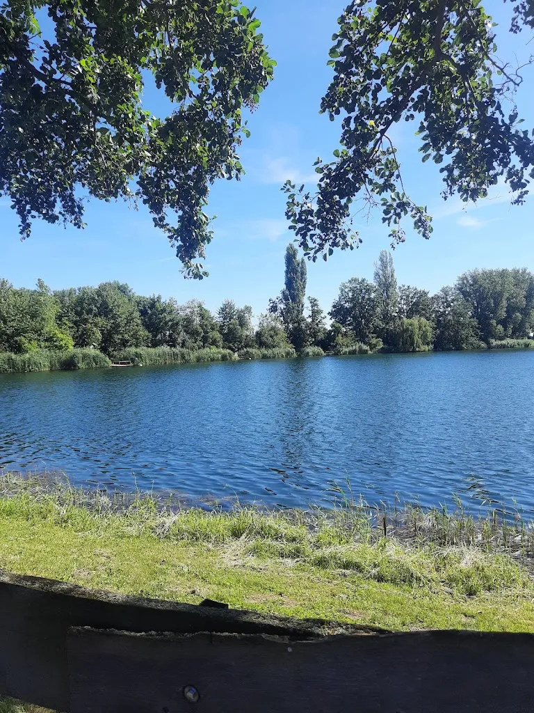 Svetlana Hempelmann_Gaststätte Angler-Ruh ASV Trebur 1933_Trebur_recensione