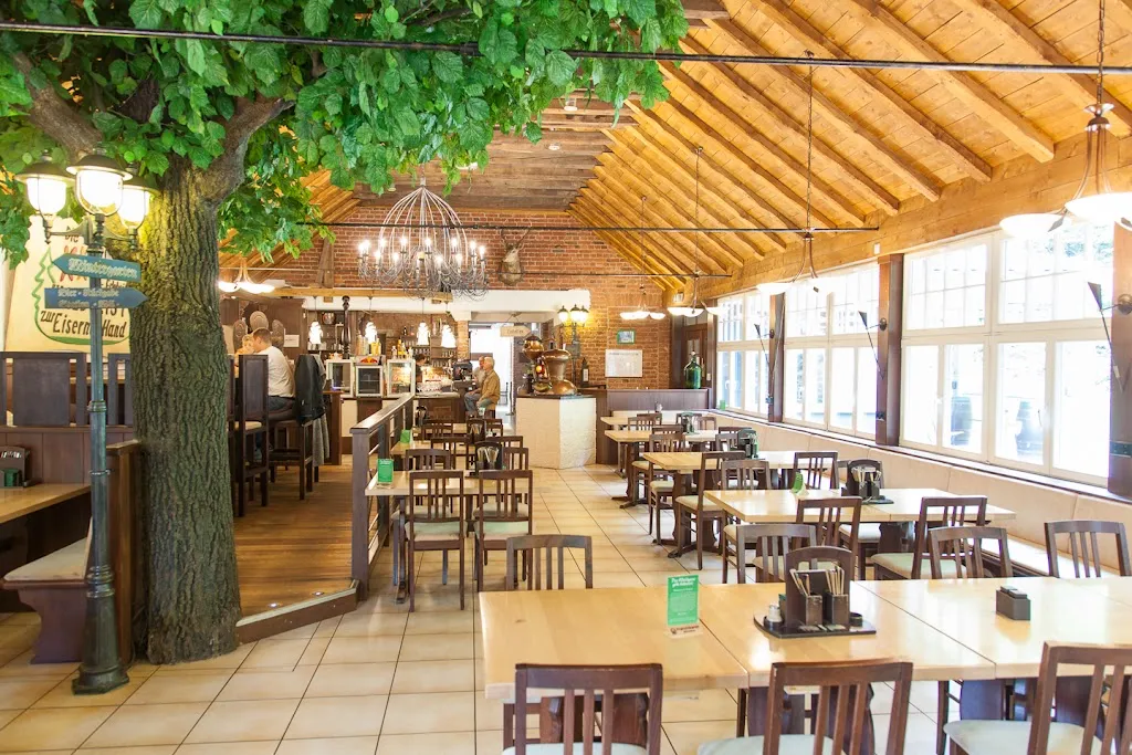 Waldgeist zur Eisernen Hand_Taunusstein_slider_image_1