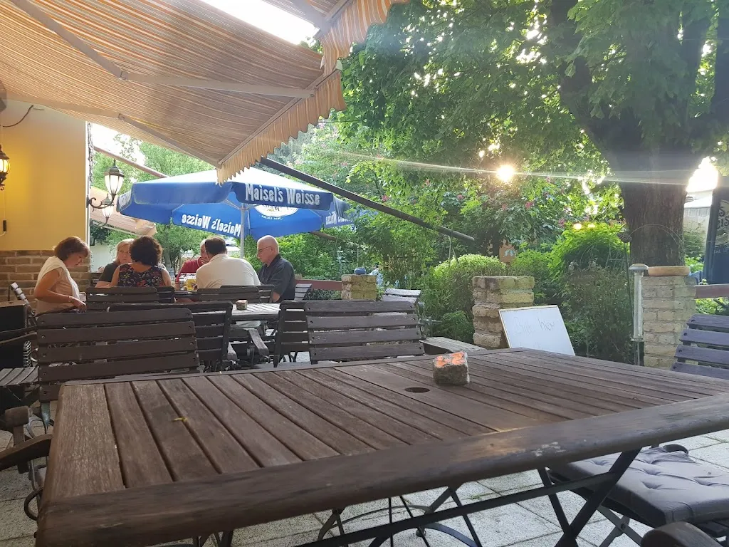 Haus Tannenburg restaurant in Taunusstein