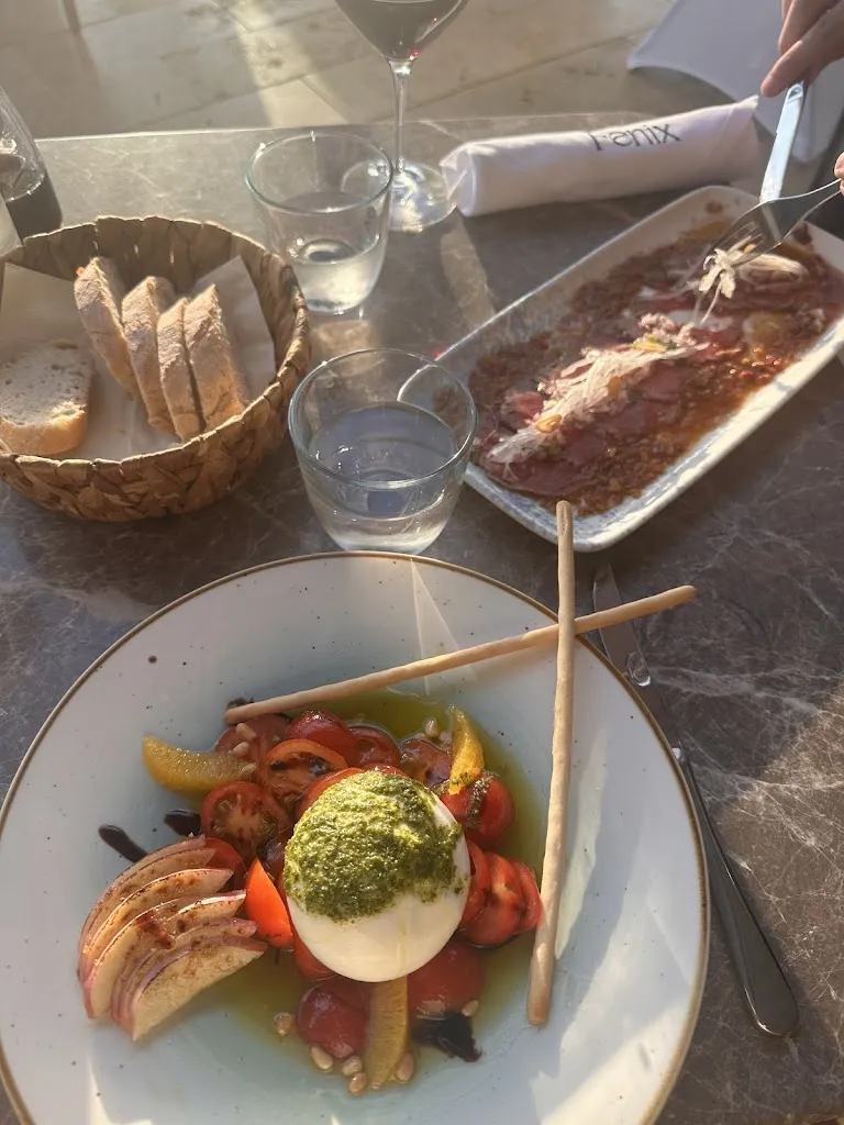 Lavinia Nafula_Restaurant FENIX RUST_Rust_review