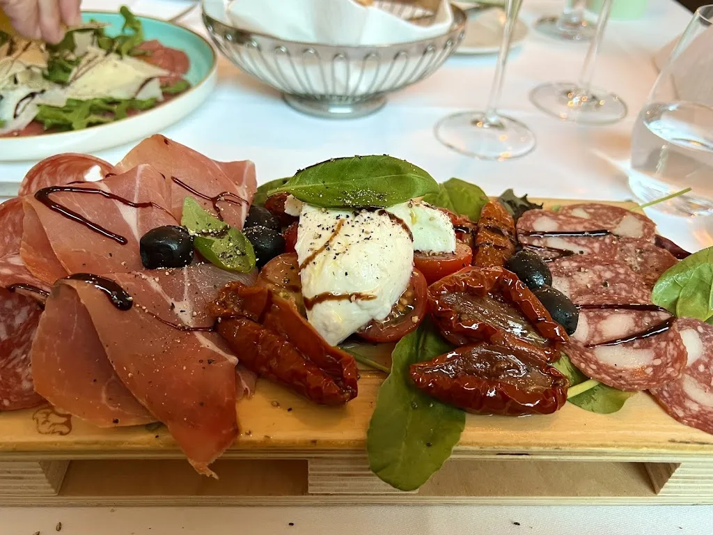 Ristorante M_Taunusstein_slider_image_2