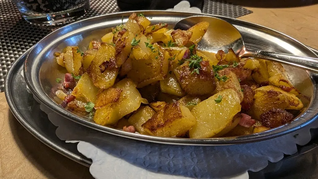 Ingo Kiwitt_Alter Bahnhof Inh. Ingrid Blätterbauer_Volkmarsen_review