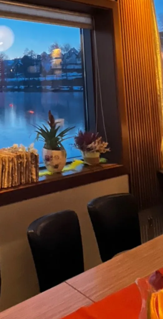 RYAN AL SHAMI_Seehaus am Klosterweiher_Georgen_recensione