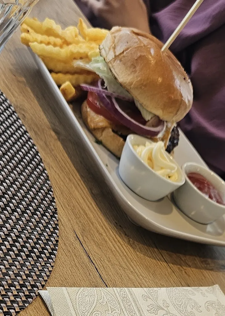 Ataa Alalosh_Kalif Storch_(Westerwald)_recensione