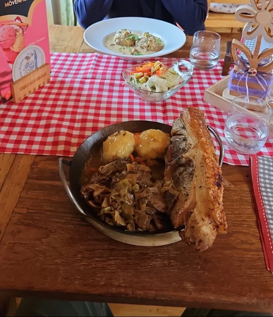 Cecile Franz_Vöhler Stuben Landgasthaus_Vöhl_review