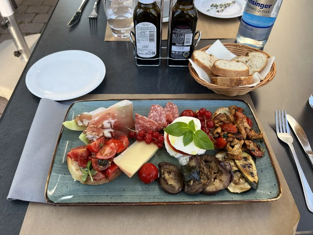 Daniel Hussong_Restaurant Flecka Stüble - Angelo Pettofrezza_Schlaitdorf_review