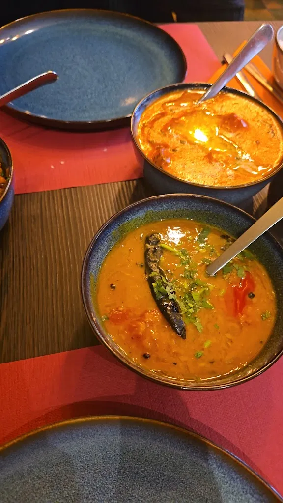 Indian Yaadein_Bern_slider_image_2