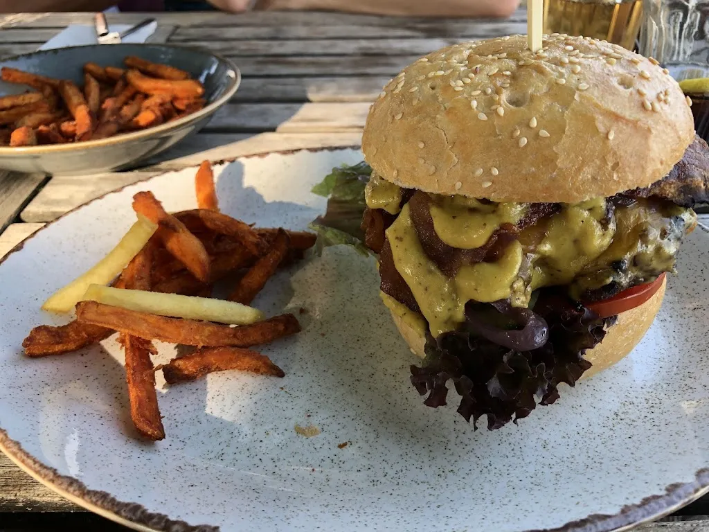 Rhein Pavillon Walluf_Walluf_slider_image_2