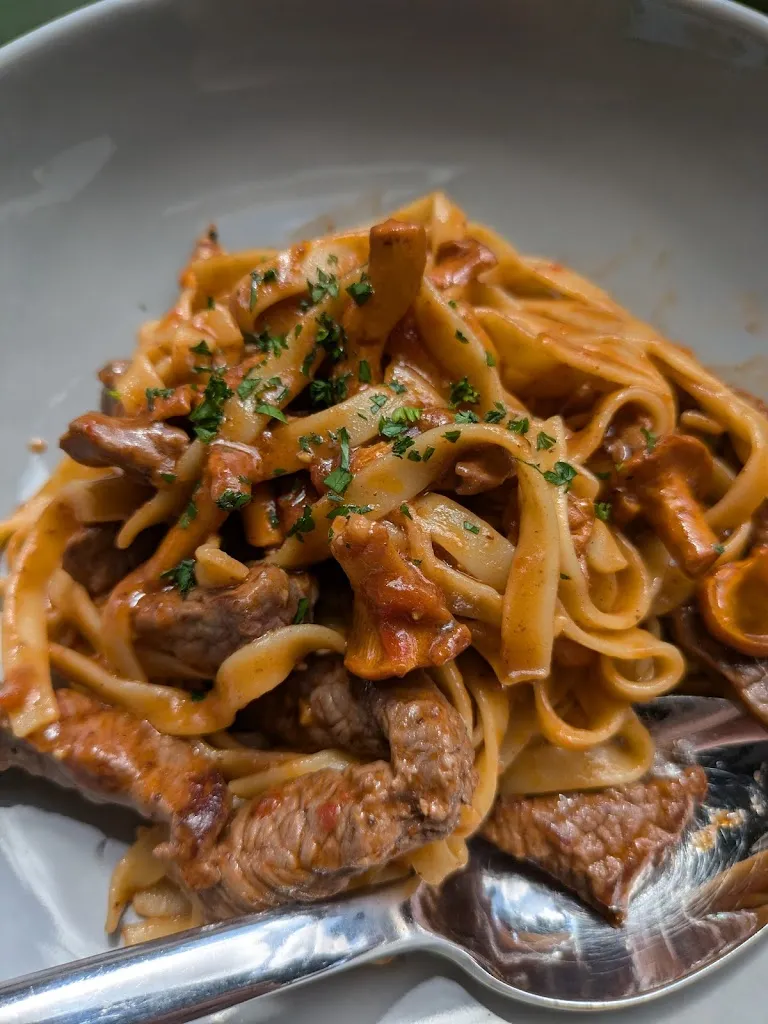 Jeannette Kunoth_GOETZ Tagesbar_Schrozberg_review