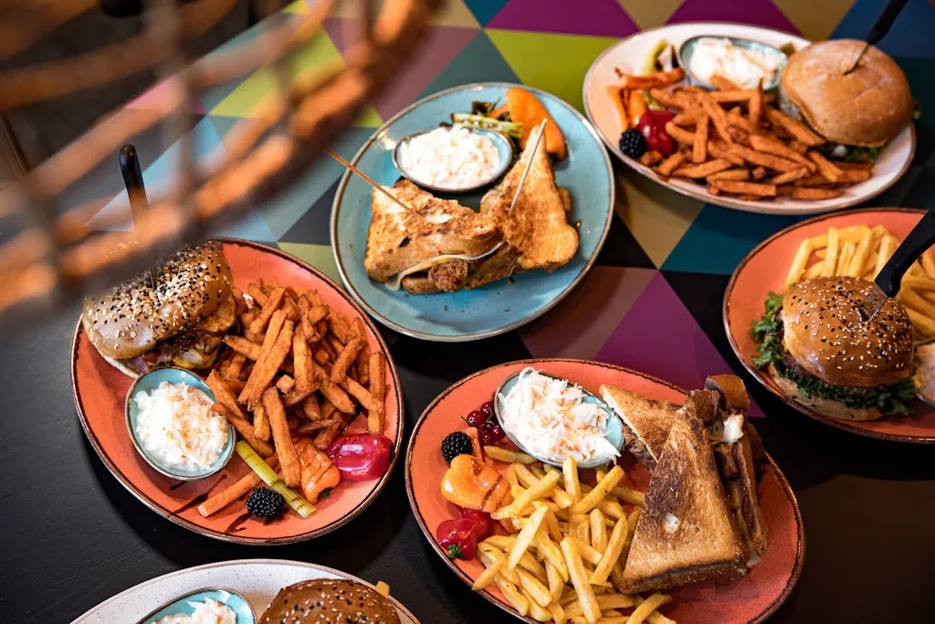 CHILLERS – Burger, Wings, Drinks & More_Viernheim_slider_image_2