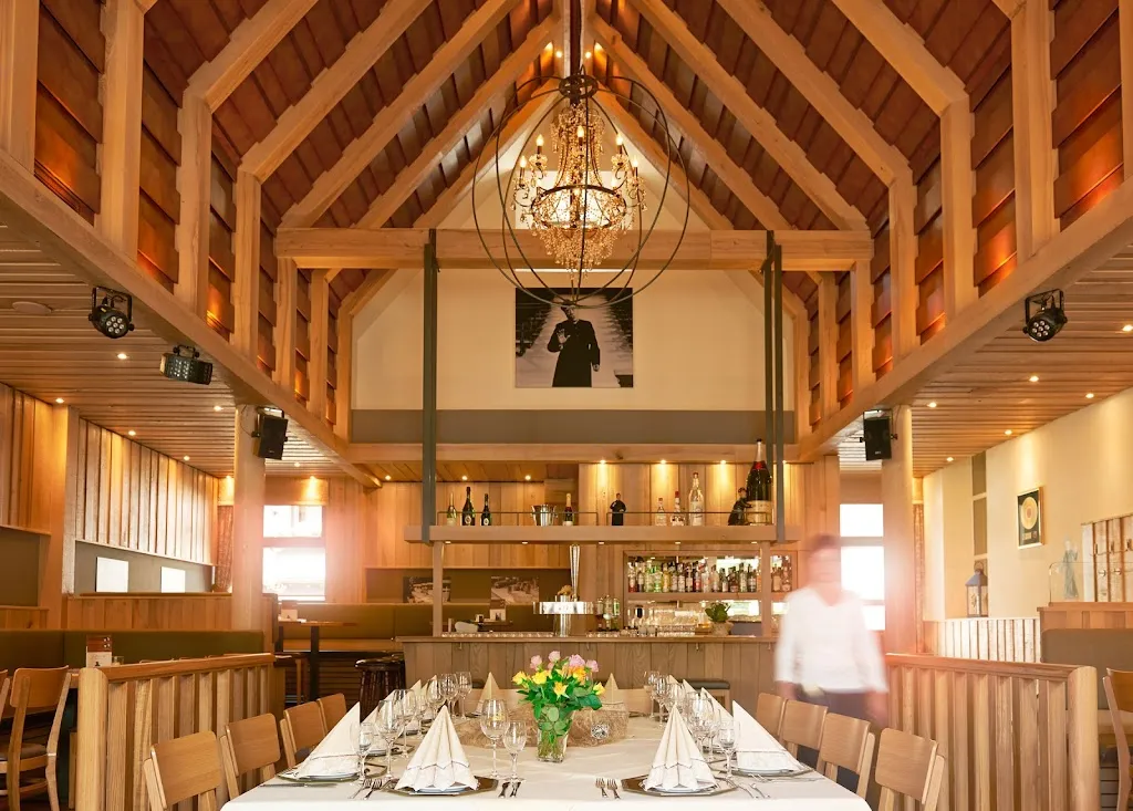 Don Camillo restaurant in (Upland)