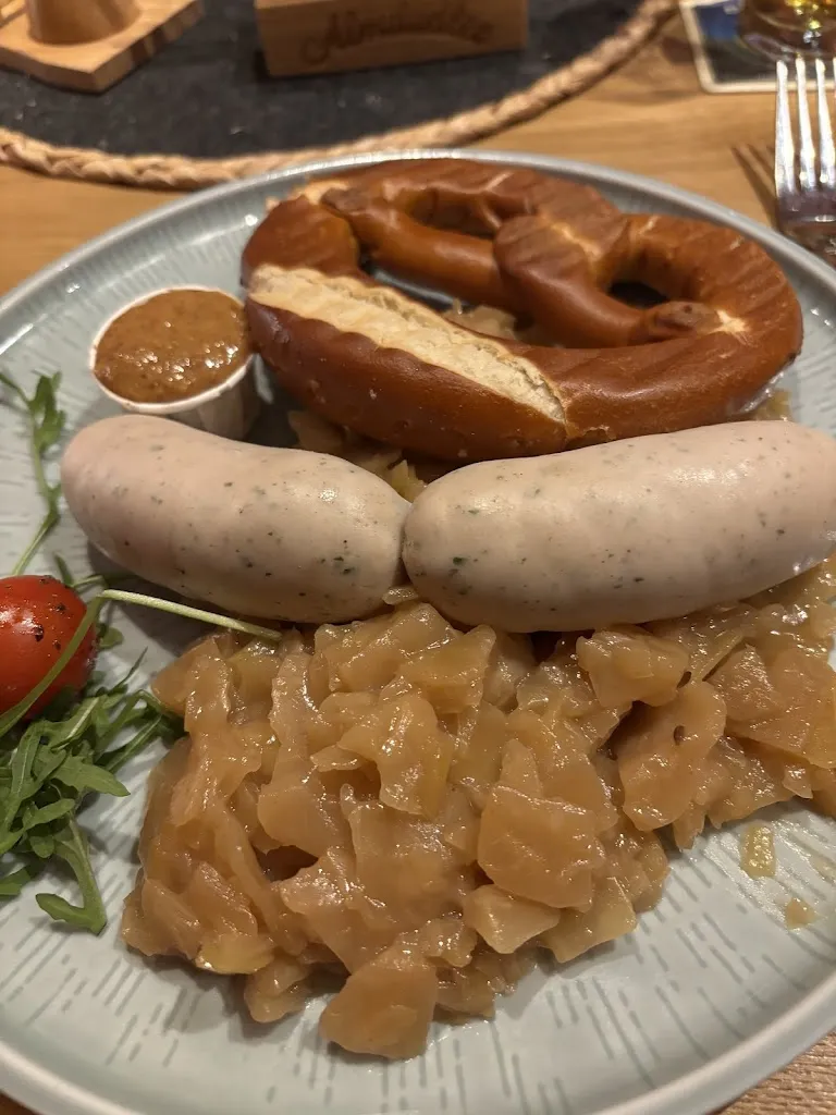 Silvia_Benediktiner Wirtshaus Willingen_(Upland)_review