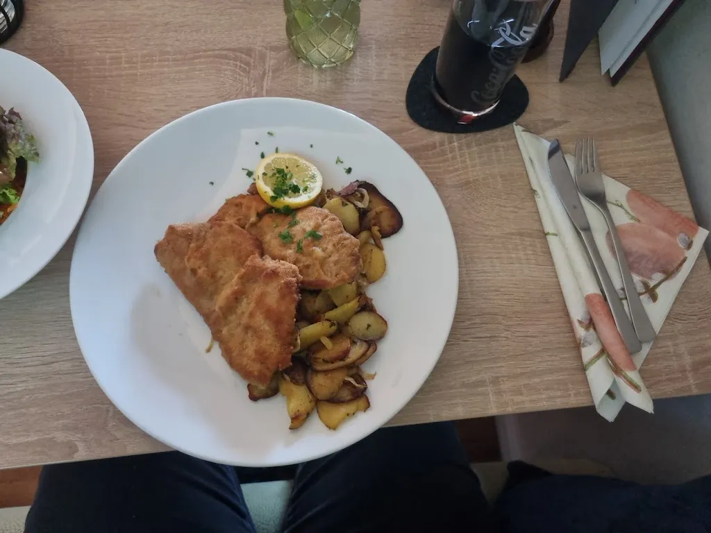 Nicole_Restaurant Zweite Heimat_(Upland)_review