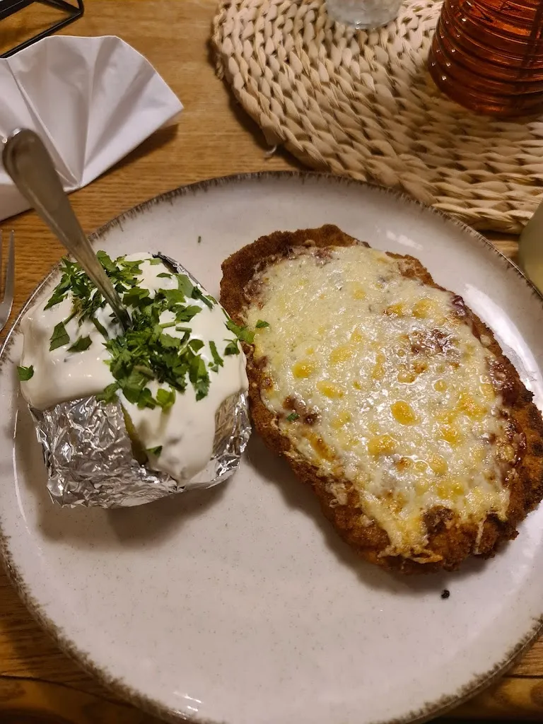 Natalie R_Landhaus zum alten Bahnhof_(Ruhr)_review