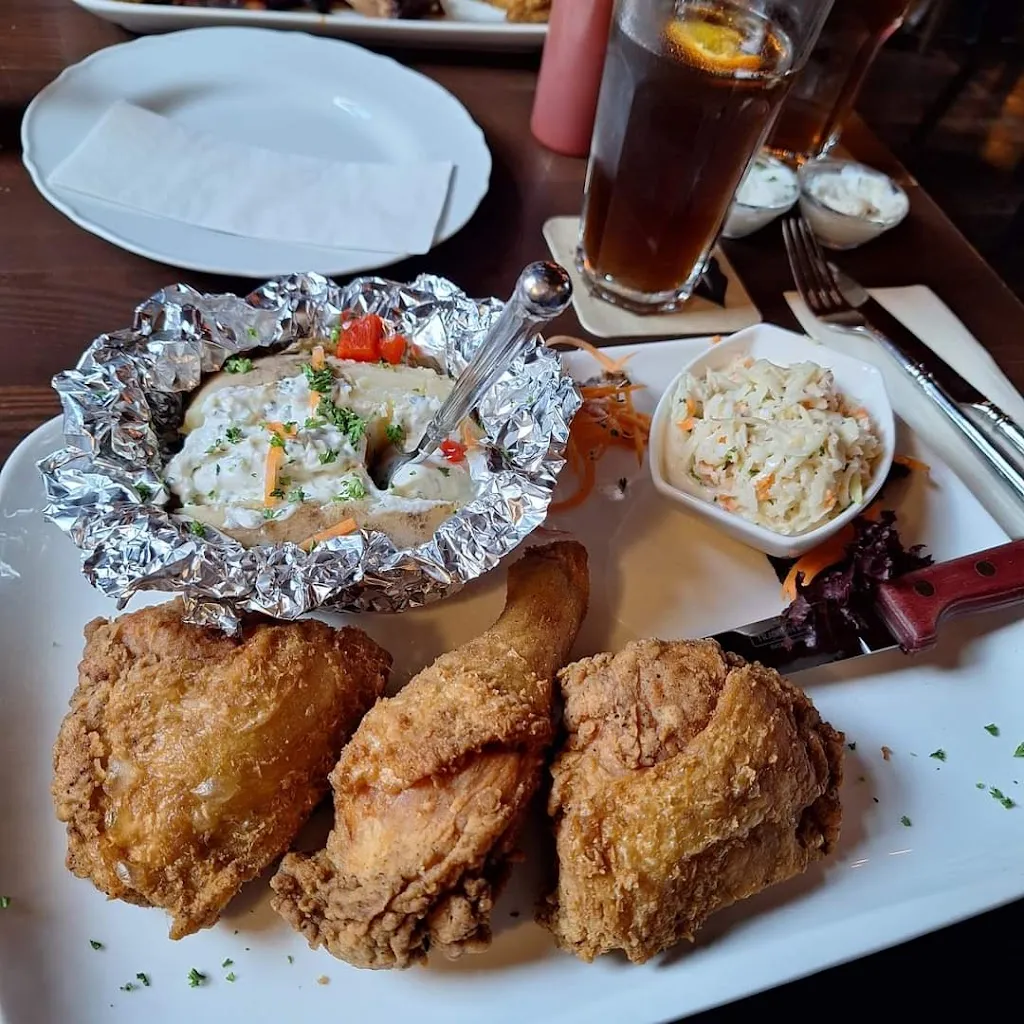 Carolyn Day O'Guynn_Western Saloon OLD TOWN_Schwetzingen_review