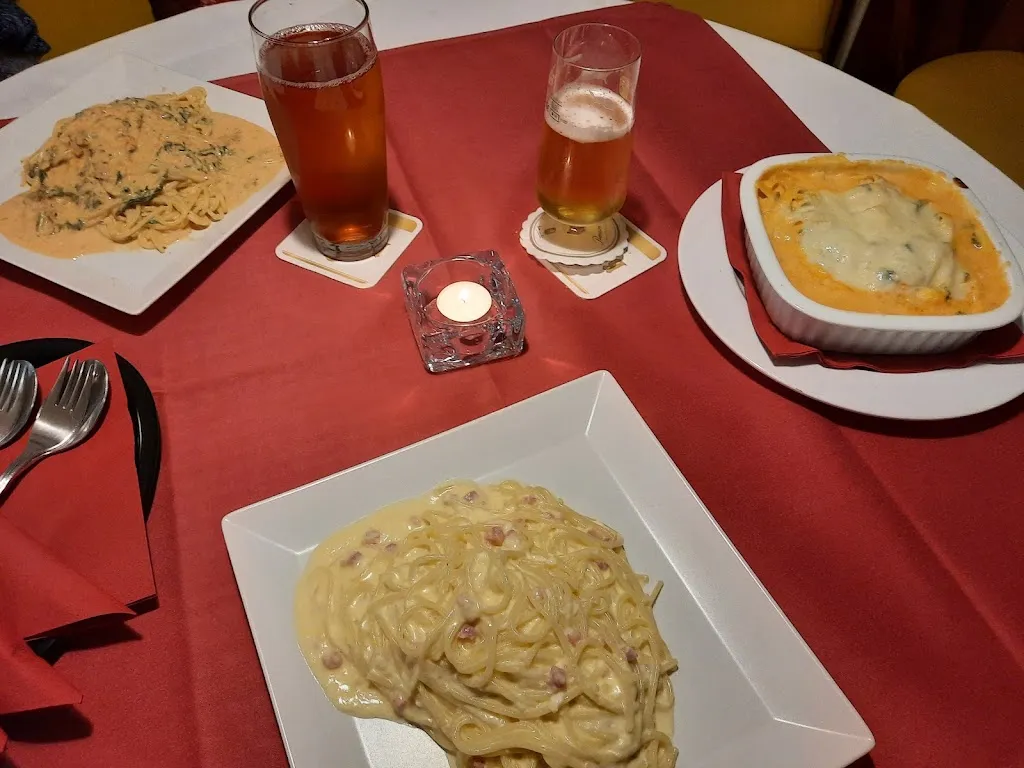 Menu_Pizzeria La Famiglia_Witzenhausen_image_1