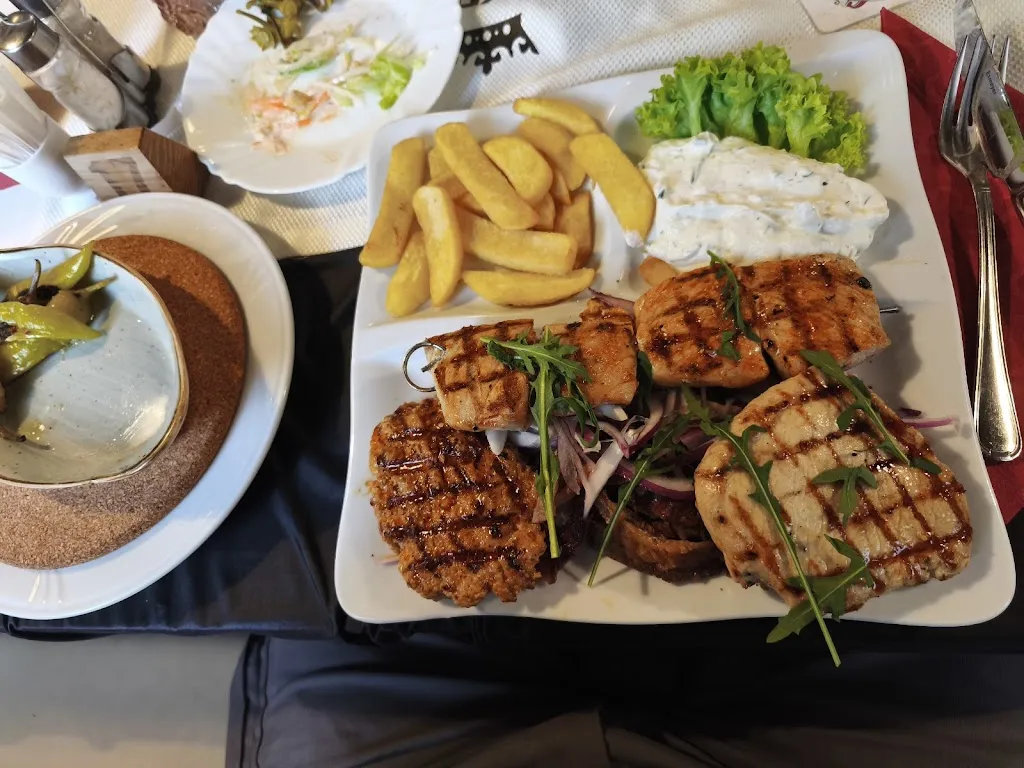 Restaurant Zur Krone bei Gjuci_Witzenhausen_slider_image_3