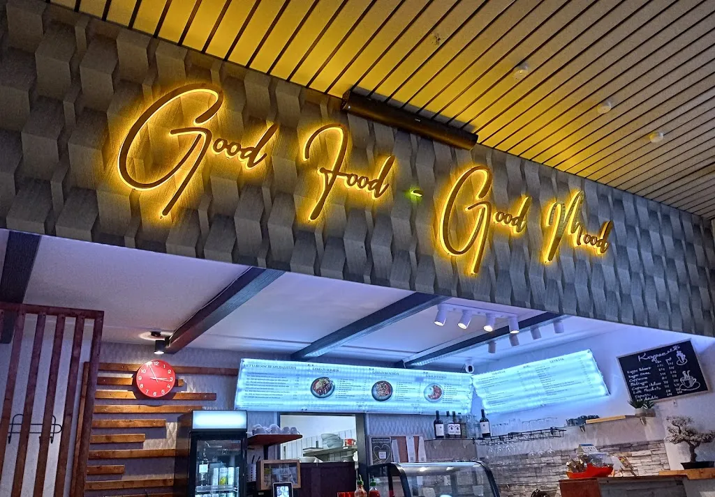 Pierre Seifarth_Vu's Familie_Witzenhausen_review