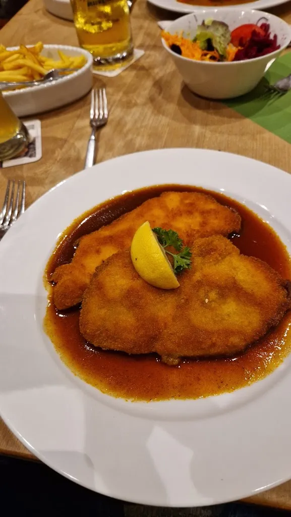 Ryan Ingram_Restaurant *Ferienparadies Schwarzwälder Hof*_Seelbach_avis