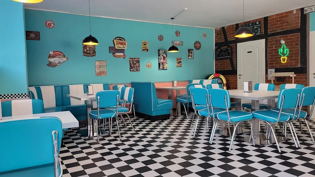 V8 Diner & Steakhouse restaurant in Hillerse