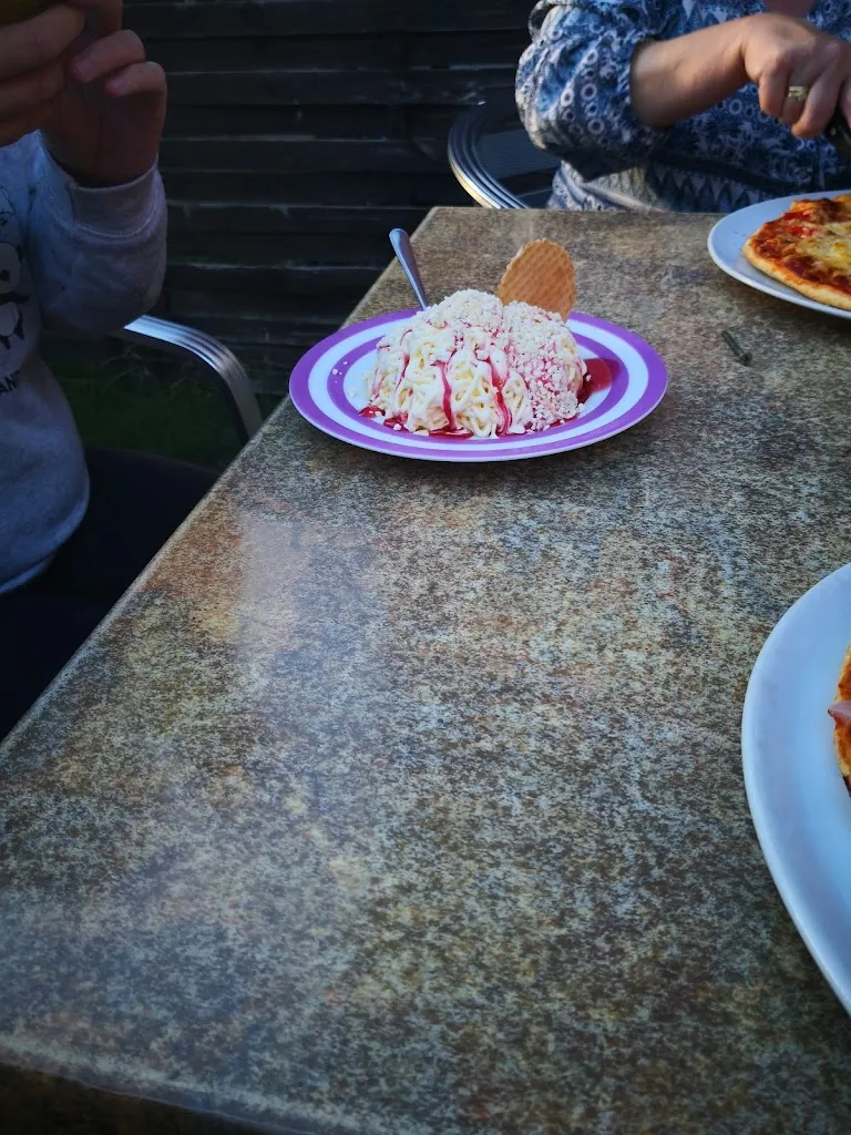 Eiscafé Pizzeria Pranvera_Schwülper_slider_image_2