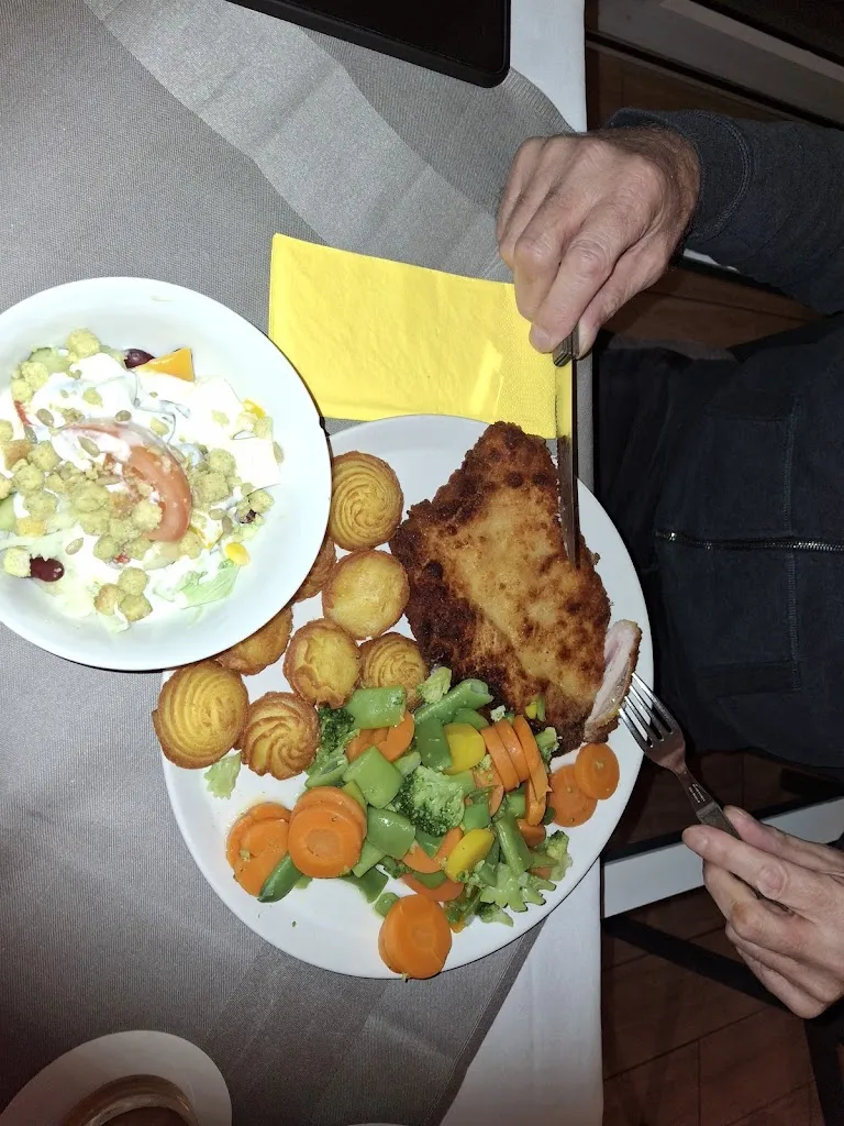 Kathrin Claudia Krohn_Gaststätte „Zur Eiche“_Garbsen_review