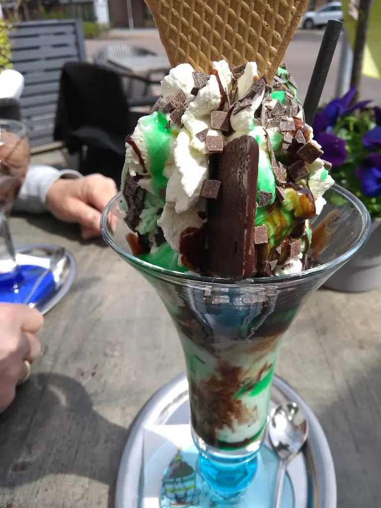 Eiscafé Pizzeria Adriano_Adendorf_slider_image_2