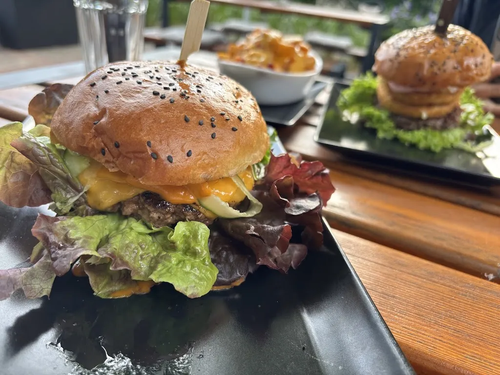 Embers Esskultur - BBQ & Burger Amelinghausen_Amelinghausen_slider_image_3