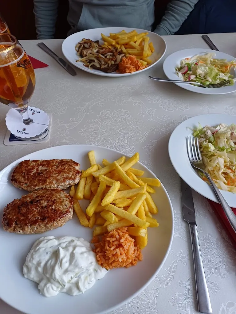 Mykonos Restaurant_Altenau_slider_image_3