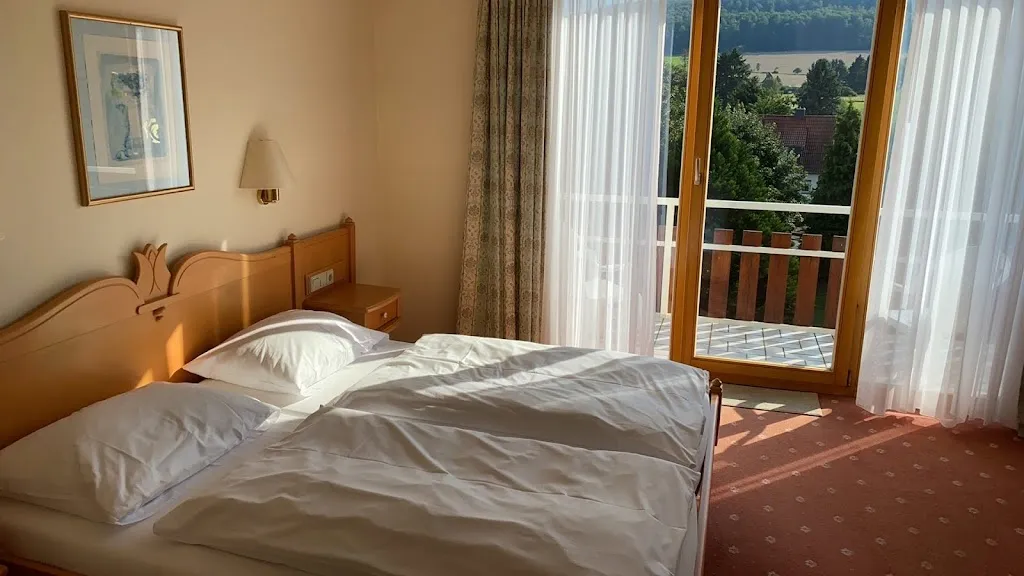 Gasthof Grüner Wald restaurant in (Leine)