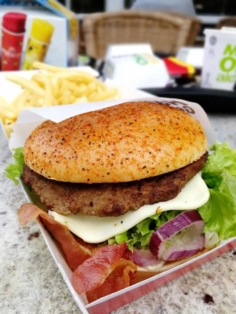 McDonald's_(Leine)_slider_image_3