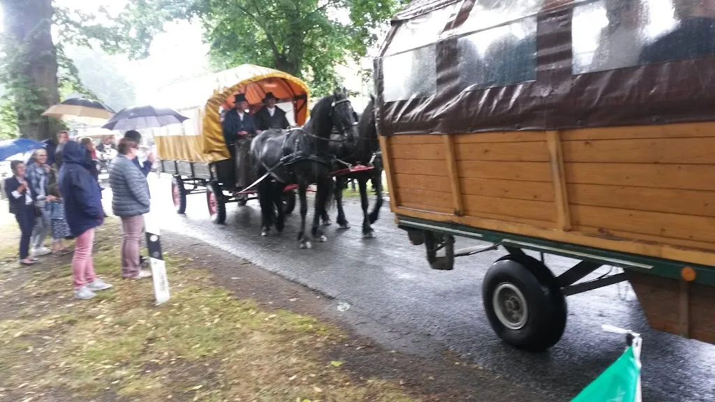 Gaststätte Zum Lindenwirt. Familie Zumberge_Ankum_slider_image_1
