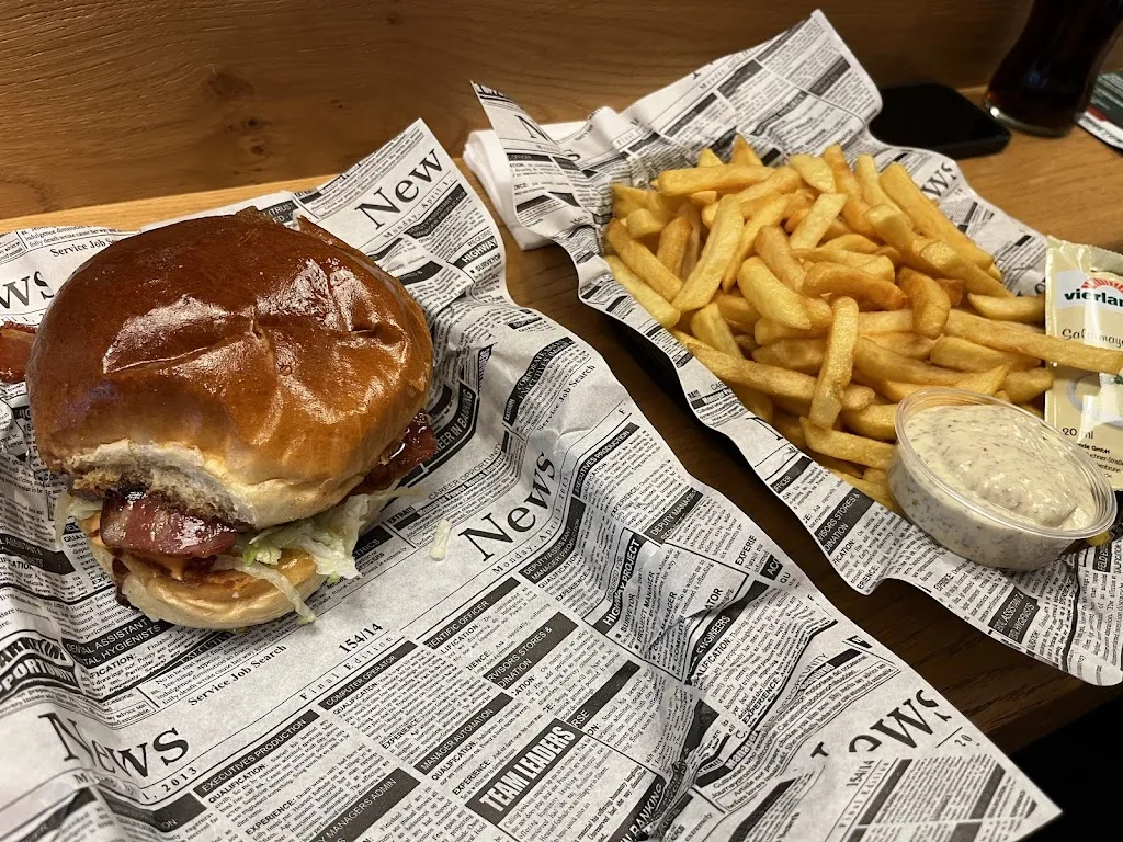 Georgetown - Burger & Fries_Ankum_slider_image_2