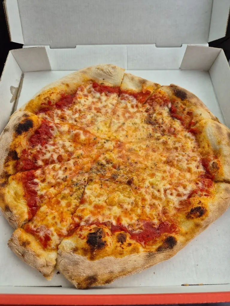 Pizza bei Vincenzo_(Harz)_slider_image_3