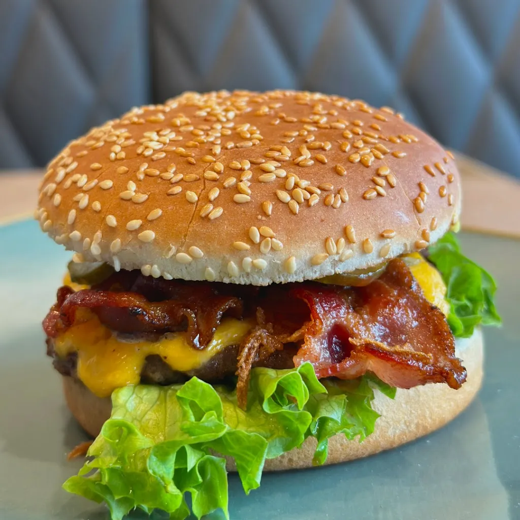 Raiffeisen LandGenuss-Imbiss + Tank- & Backshop_Essen_slider_image_2