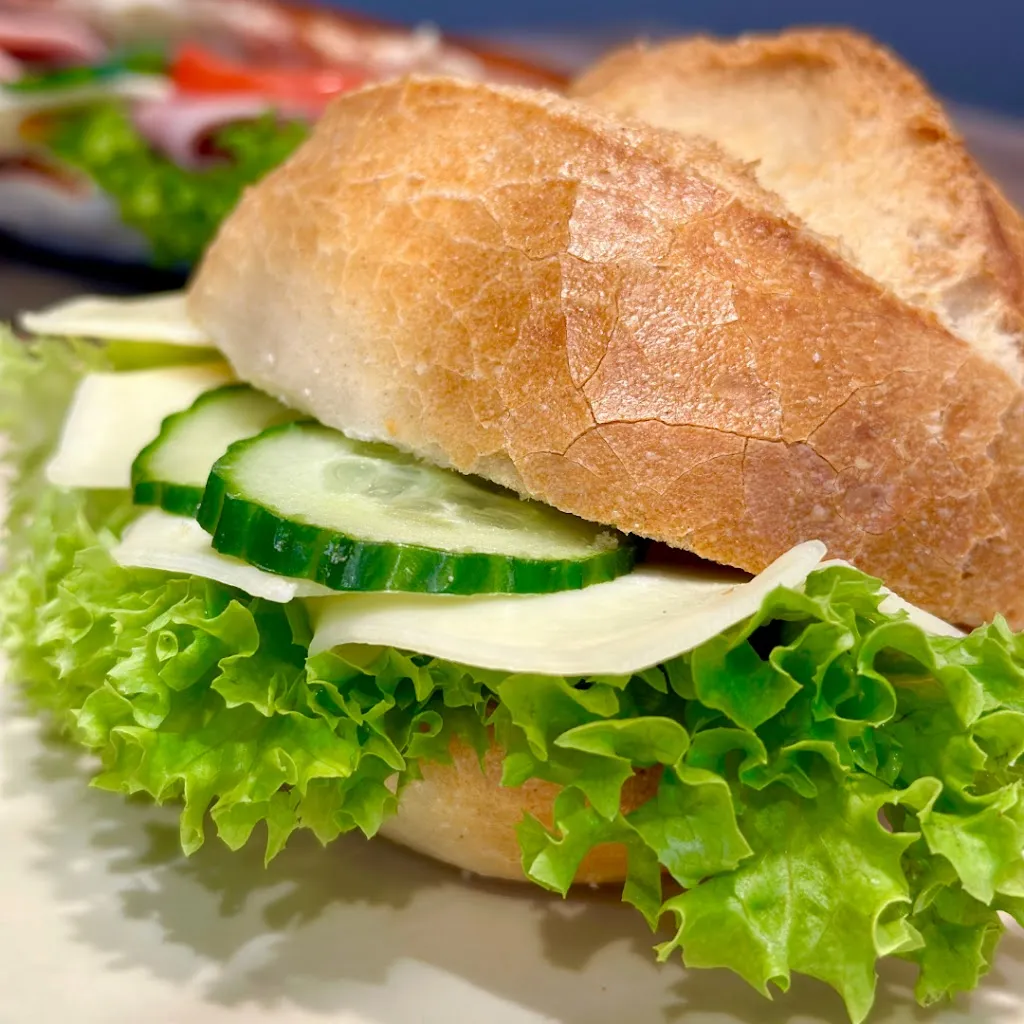 Raiffeisen LandGenuss-Imbiss + Tank- & Backshop_Essen_slider_image_3