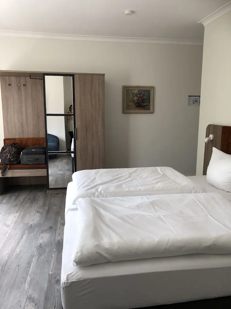 Katharina “KS” Seiferth_Hotel-Restaurant Am Schlosspark_Bentheim_review