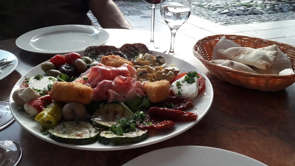 Feuer-Stein - Italienisches Restaurant_Aurich_slider_image_2