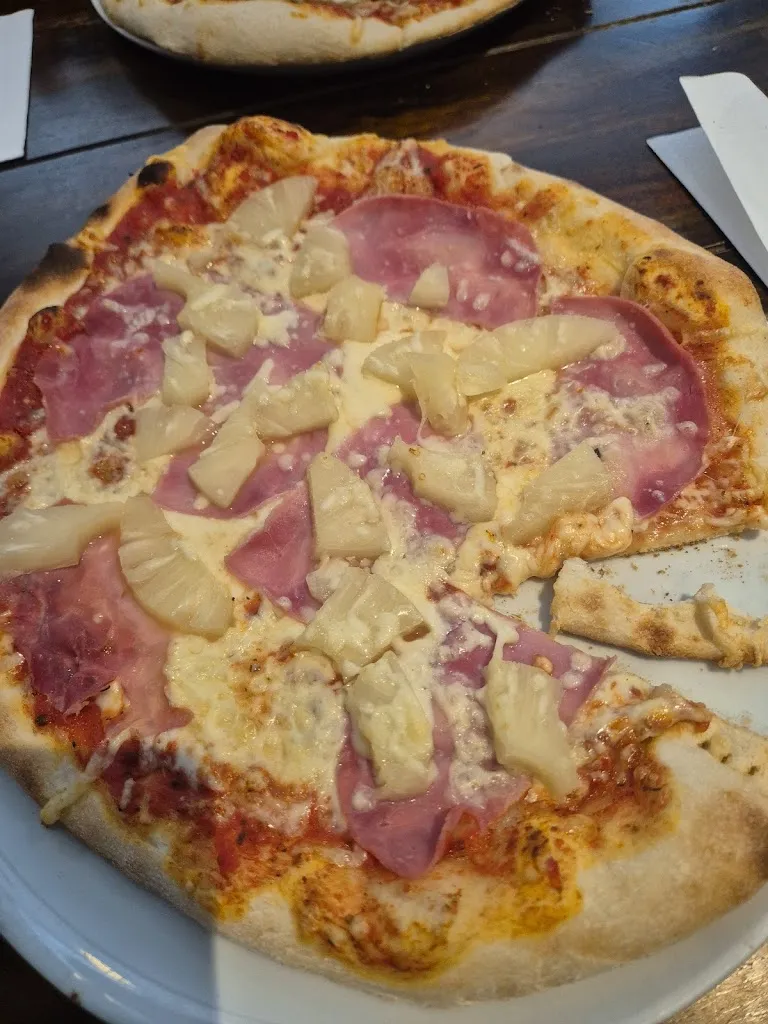 Feuer-Stein - Italienisches Restaurant_Aurich_slider_image_3