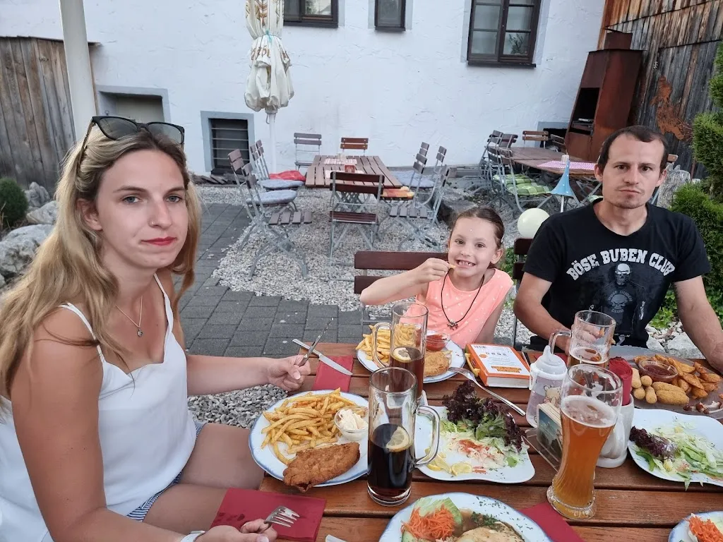 Daniel Bannas_Wirtshaus & Disco Zum Bären_Uttenweiler_review