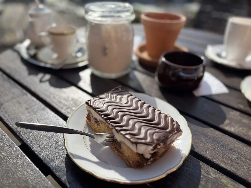 Bianca Gutzeit_Hofcafe Volker_Deister_review