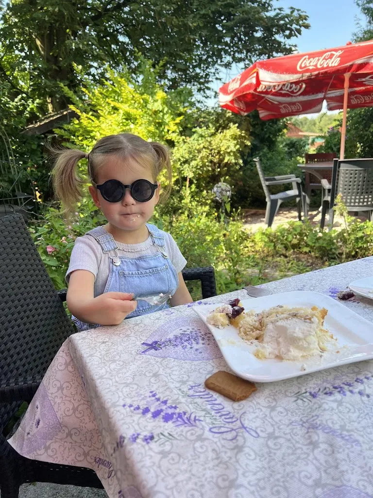 Karina König_Müllers Hof-Cafe u. Bacchus-Keller - Eilert Müller_Harz_avis