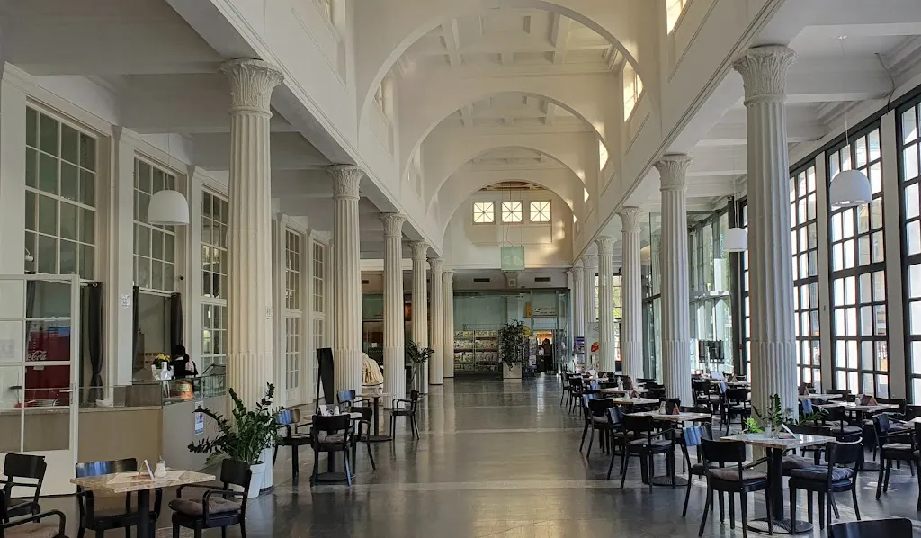 Roberts Cafe restaurant in Pyrmont