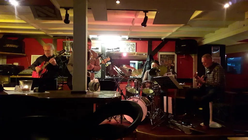 Schloss-Weinstuben_Pyrmont_slider_image_2