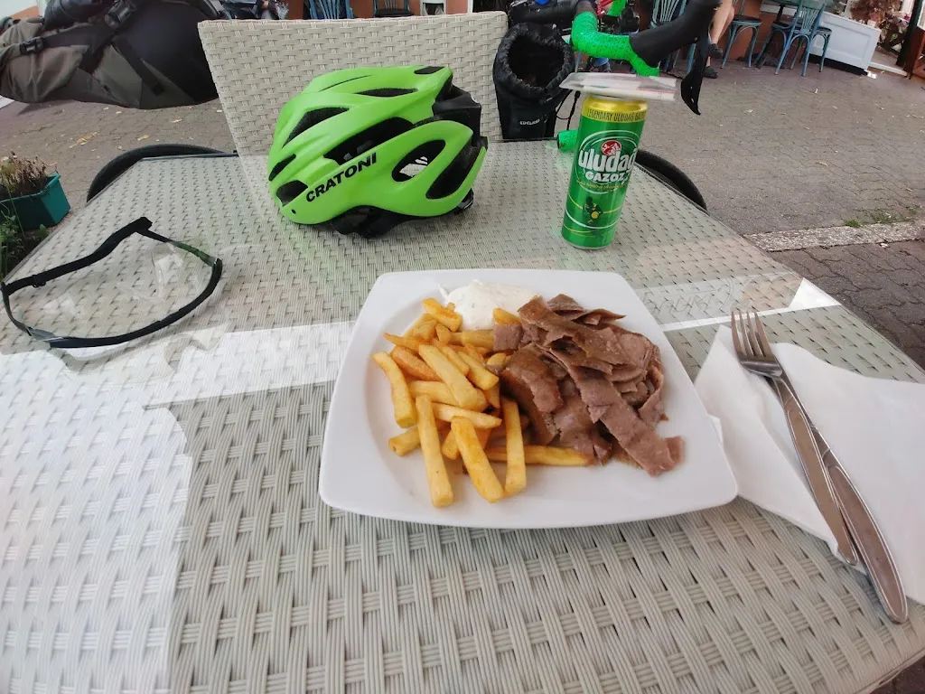 Menü_Bistro Treffpunkt Döner, Pizza & Salate_Salzdetfurth_Bild_1