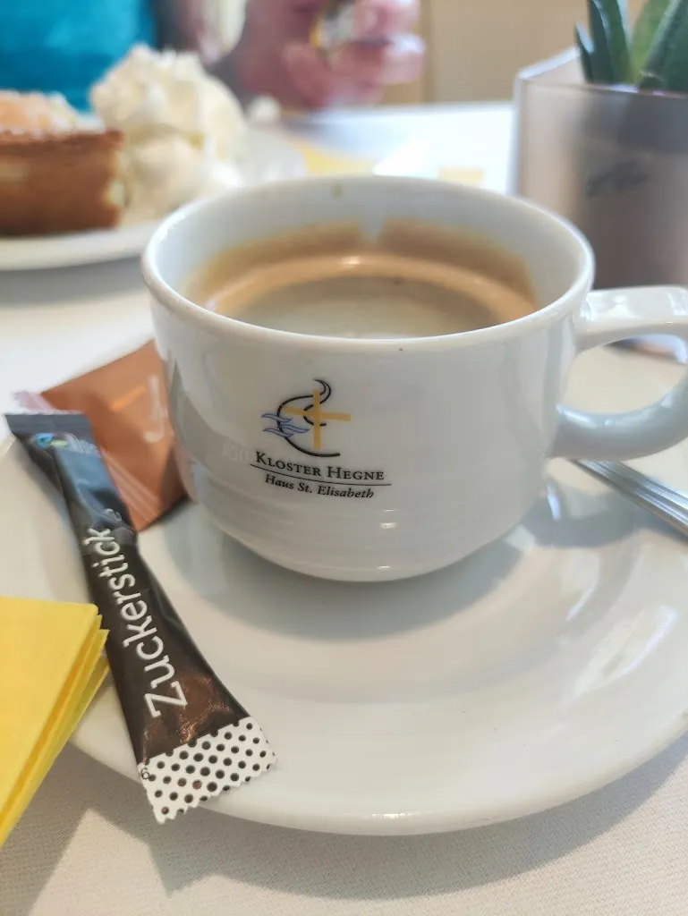 Andreas Eisele_Café vis a vis_Allensbach_review