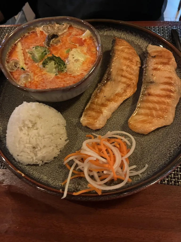 Oanh Ly_Mama CC&DE vietnamesisches Restaurant & Sushi_Barßel_Bewertung